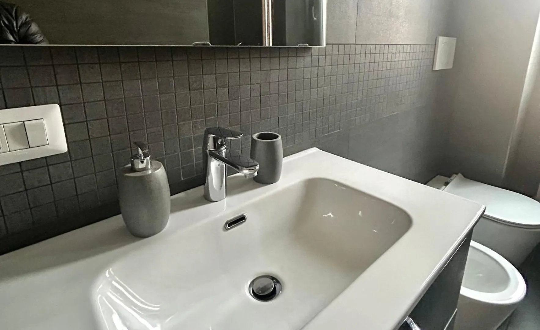 Fully Equipped Design Studio In San Siro Милан Апартаменты